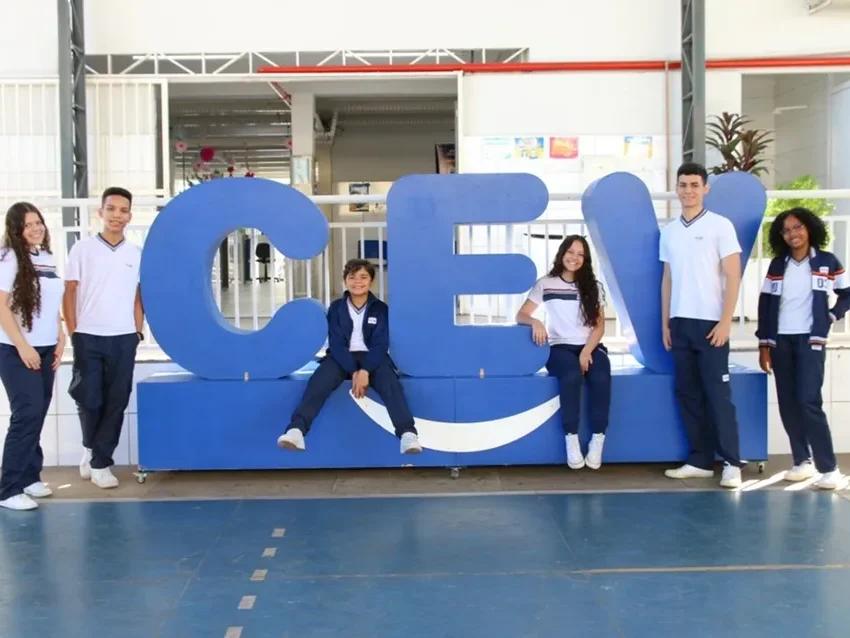 Taylon Felipe, aluno Síntese, brilha no Circuito Piauiense de Natação 2024