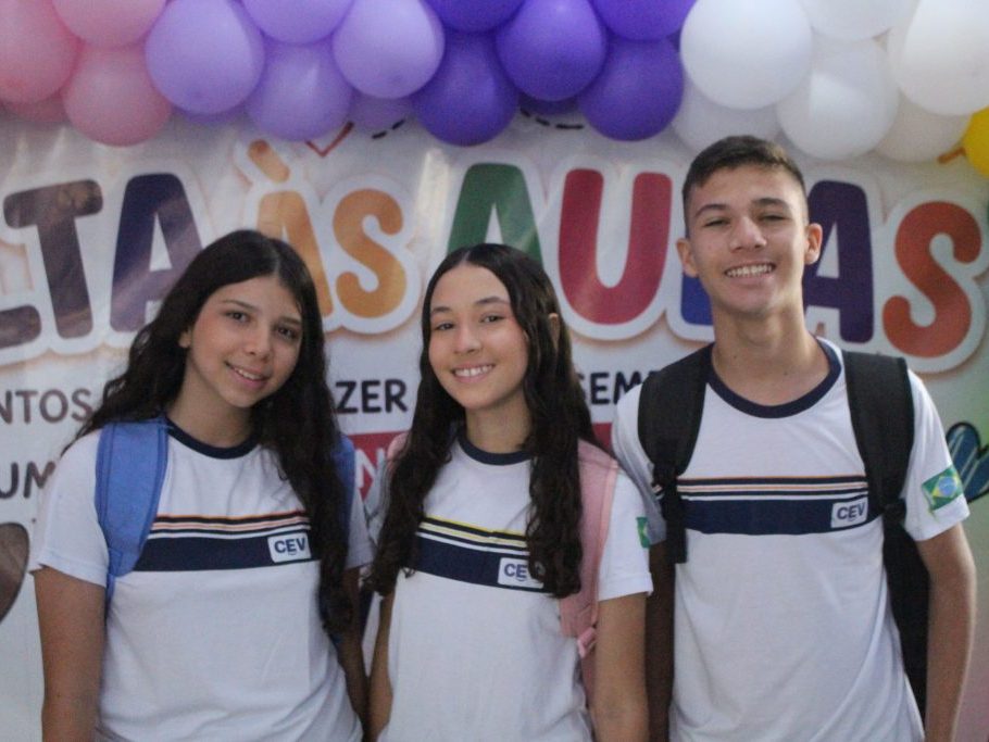 Volta às aulas marca reencontros e o início de um novo semestre no CEV Colégio Parnaíba